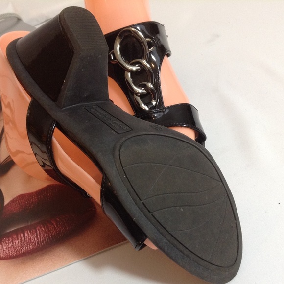 ⬇️ BLACK SANDALS 👡 - Picture 2 of 4